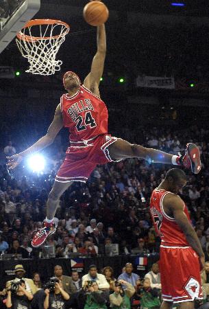 他为球队提 他为球队提