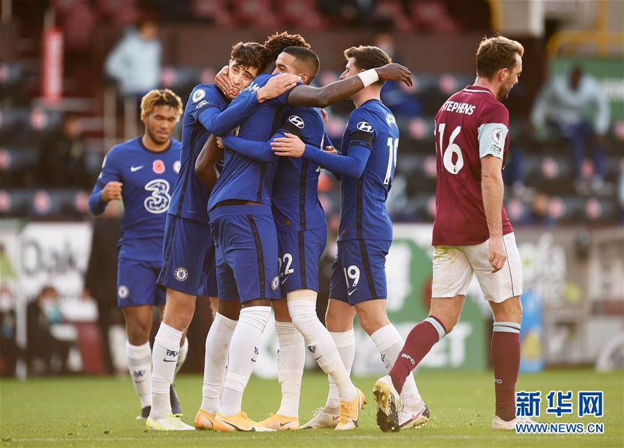 赛段中屡屡 赛段中屡屡