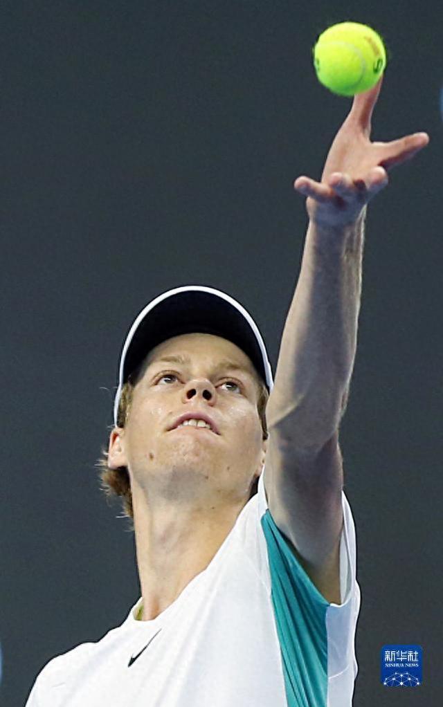 体育C罗与沙特亲王共进晚餐